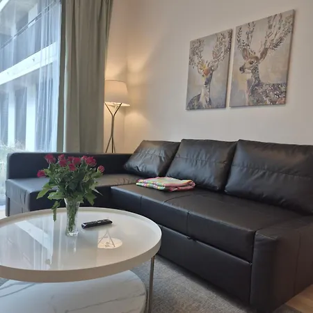 Vu - Brand New 2-bedroom - Near Karlin * Praga