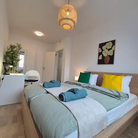 Appartamento Vu - Brand New 2-bedroom - Near Karlin Praga