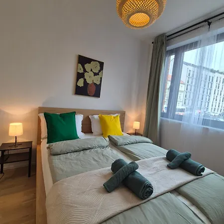 Appartamento Vu - Brand New 2-bedroom - Near Karlin Praga