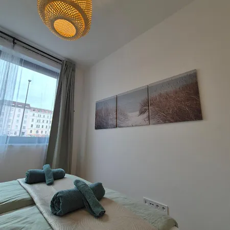 Vu - Brand New 2-bedroom - Near Karlin