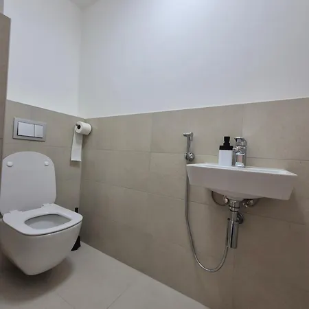 Vu - Brand New 2-bedroom - Near Karlin Appartamento Praga